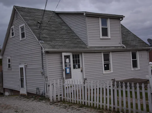 1264 12th St, Weston, WV 26452