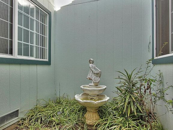 3rd image of 1010 Michelangelo Dr