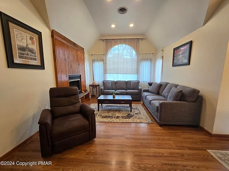 352 Hollow Rd #11 — Photo 7