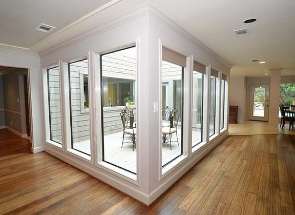 4th image of 806 Mountain Dr