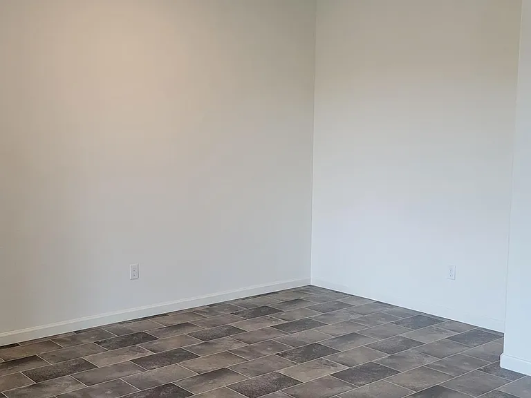 Dining area, another view