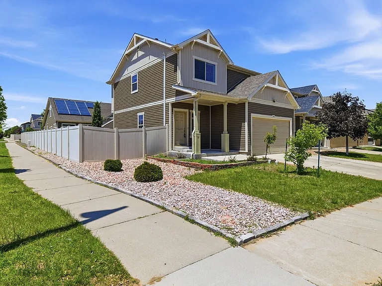 4707 Walden Way — Photo 2