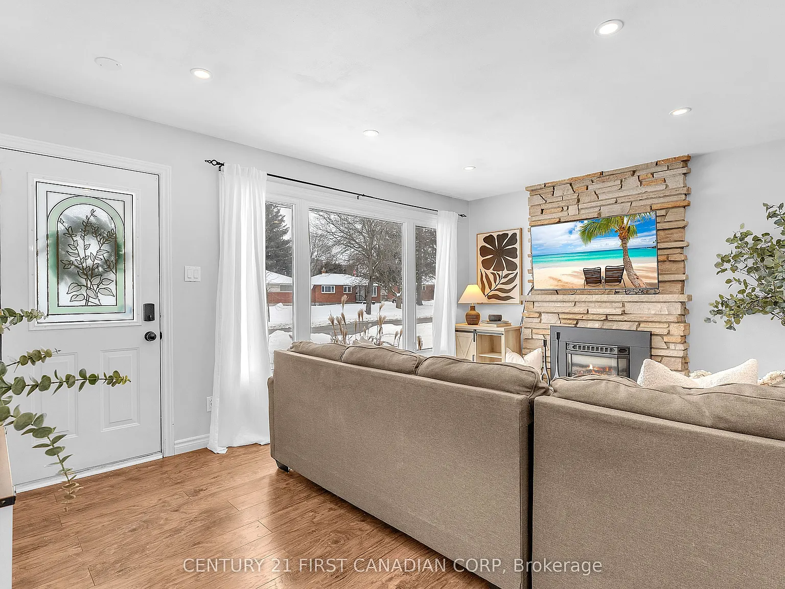 2 bed, $2,000 — Photo 2