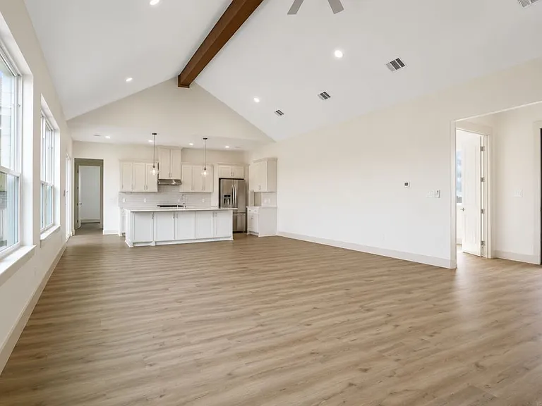 211 Vaughn Ln — Photo 31