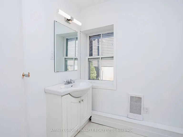6 Duke St — Photo 3
