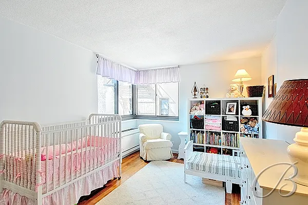 Rented by Bellmarc Realty | media 32