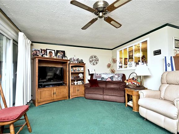 4th image of 7866 Sebring Dr