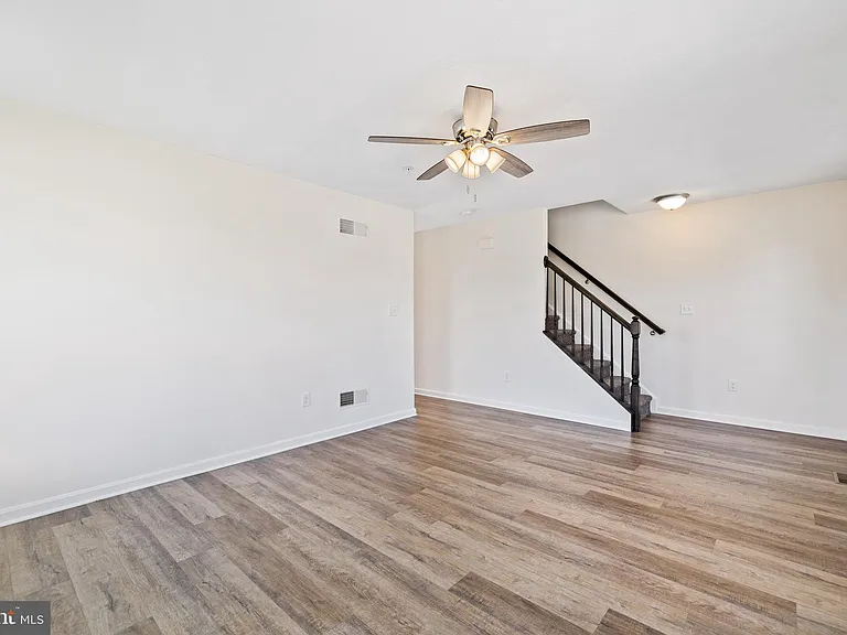 2091 Clinton Ave — Photo 10