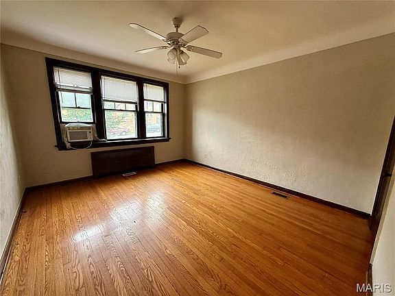 2nd image of 3914 Chippewa St