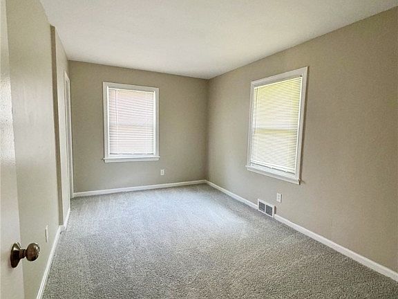 4th image of 2720 S Schenley Ave