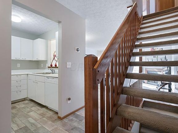 5th image of 1671 Blackhorse Ln