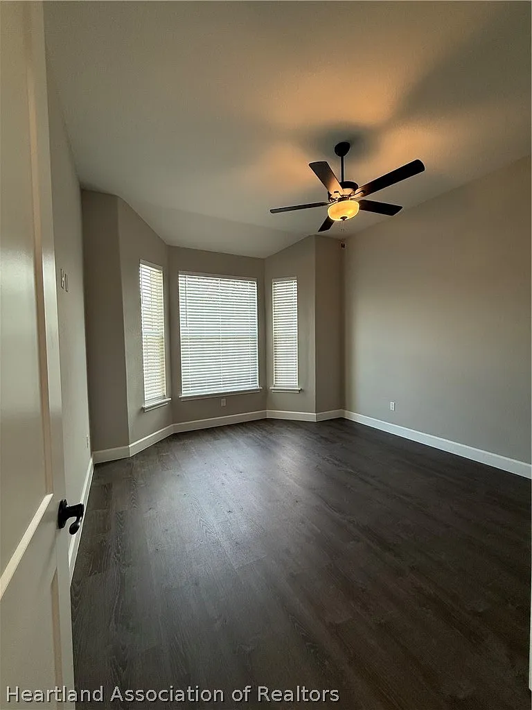 2 bed, 2.0 bath, 1569 sqft, $1,900 — Photo 3