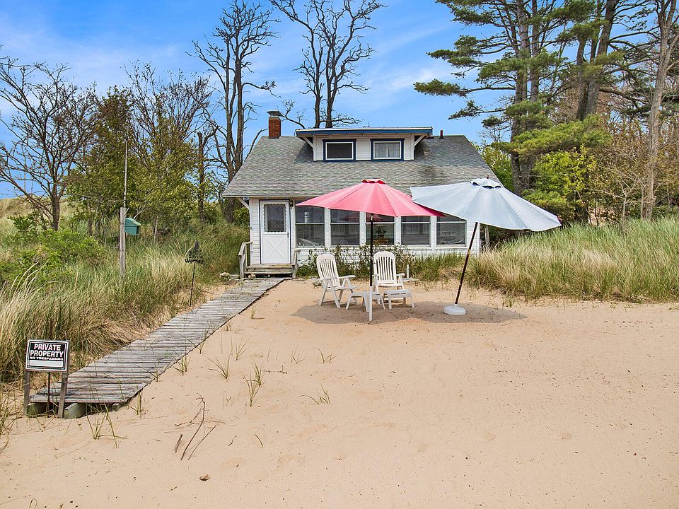 555/559 W Lowell St, Pentwater, MI 49449 Zillow