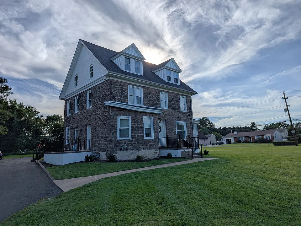 165 W Moreland Ave #3