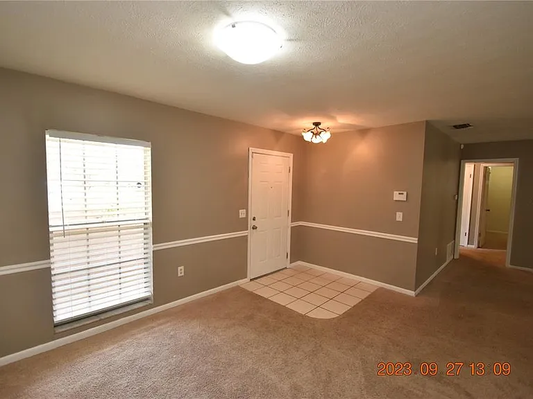 604 Southwood Cv — Photo 11