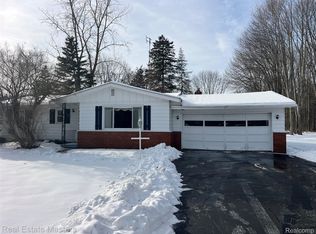 4291 Parker Rd, Fort Gratiot, MI 48059