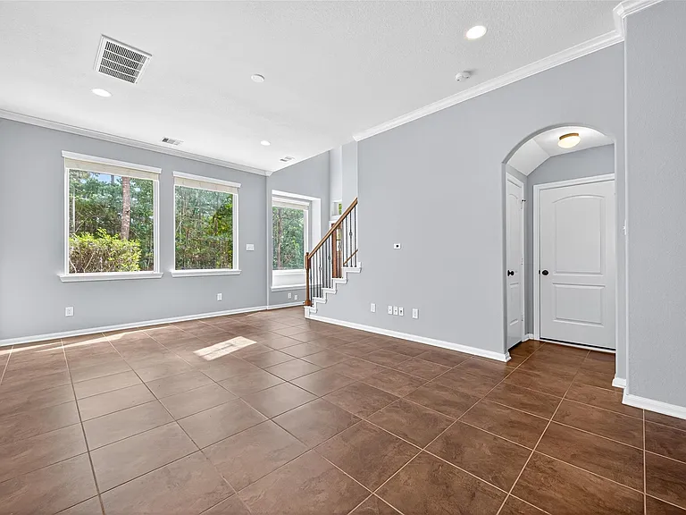 137 Cheswood Manor Dr — Photo 12
