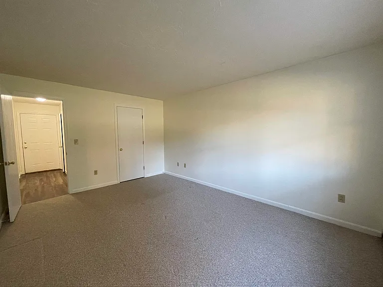383 Huse Rd #9 — Photo 24
