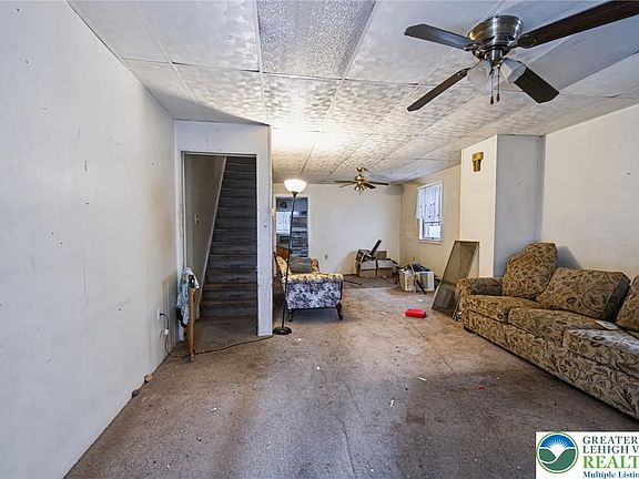 2nd image of 632 W Franklin St