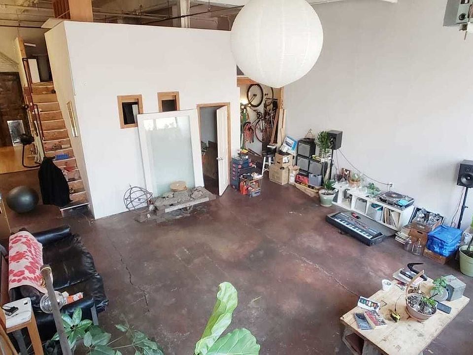 1st image of 238 Franklin St #F121