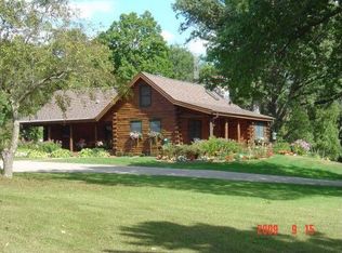 W7054 Rock Rd, Hortonville, WI 54944