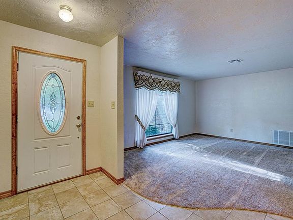 2nd image of 2309 NE Village Dr
