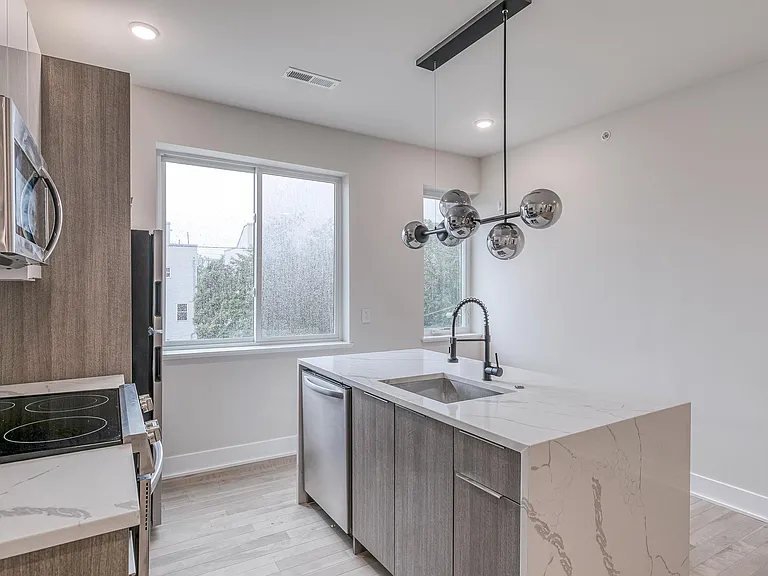 1518 N 8th St #8R — Photo 5
