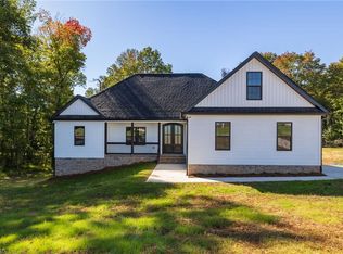 6306 Rylan Ct, Browns Summit, NC 27214
