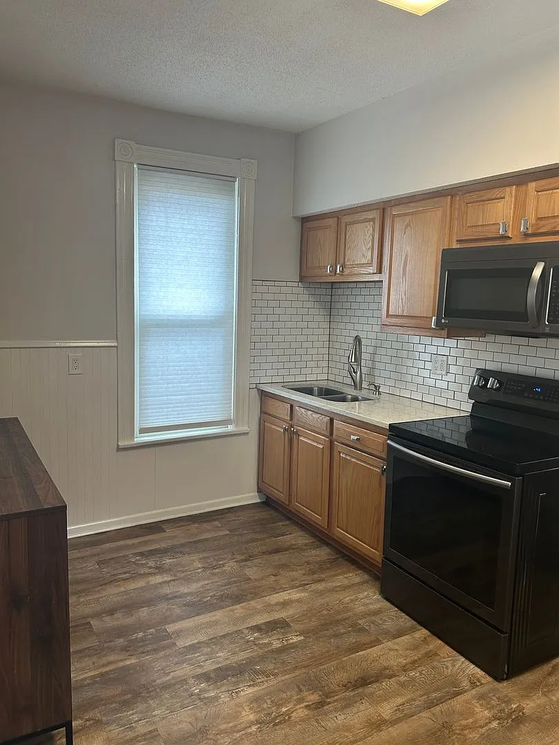 1827 S 11th Ave — Photo 3