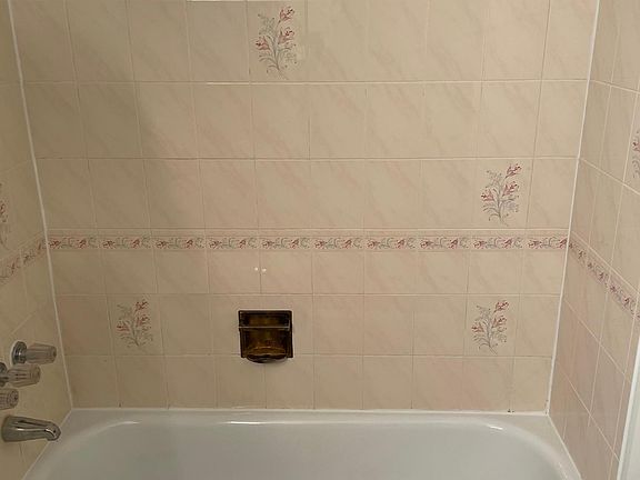 3rd image of 1263 Pleasant Ave Unit C