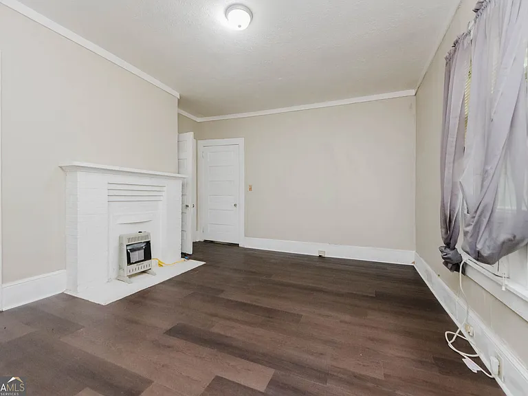 672 Bowden St — Photo 14