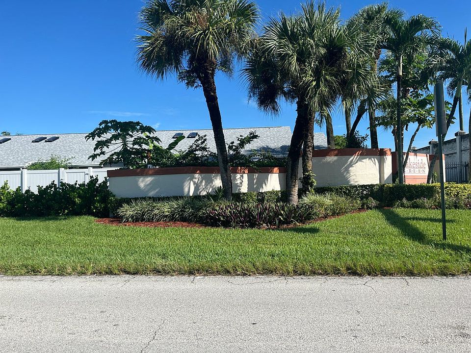 2nd image of 4365 Willow Brook Cir