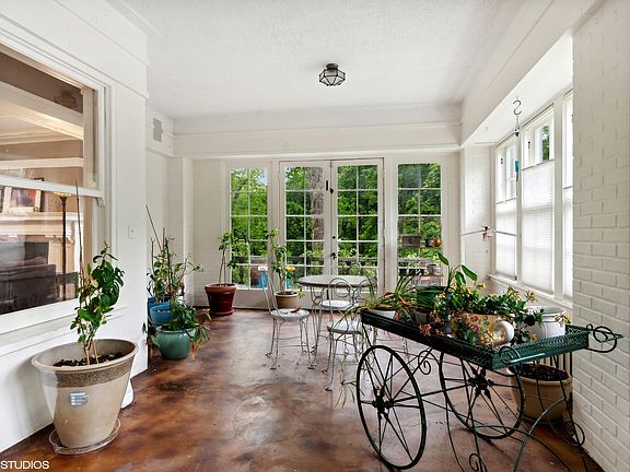 5th image of 80 Laurel Ave