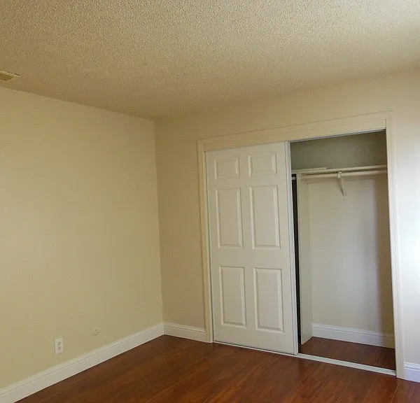 104 Redwood Ave — Photo 9