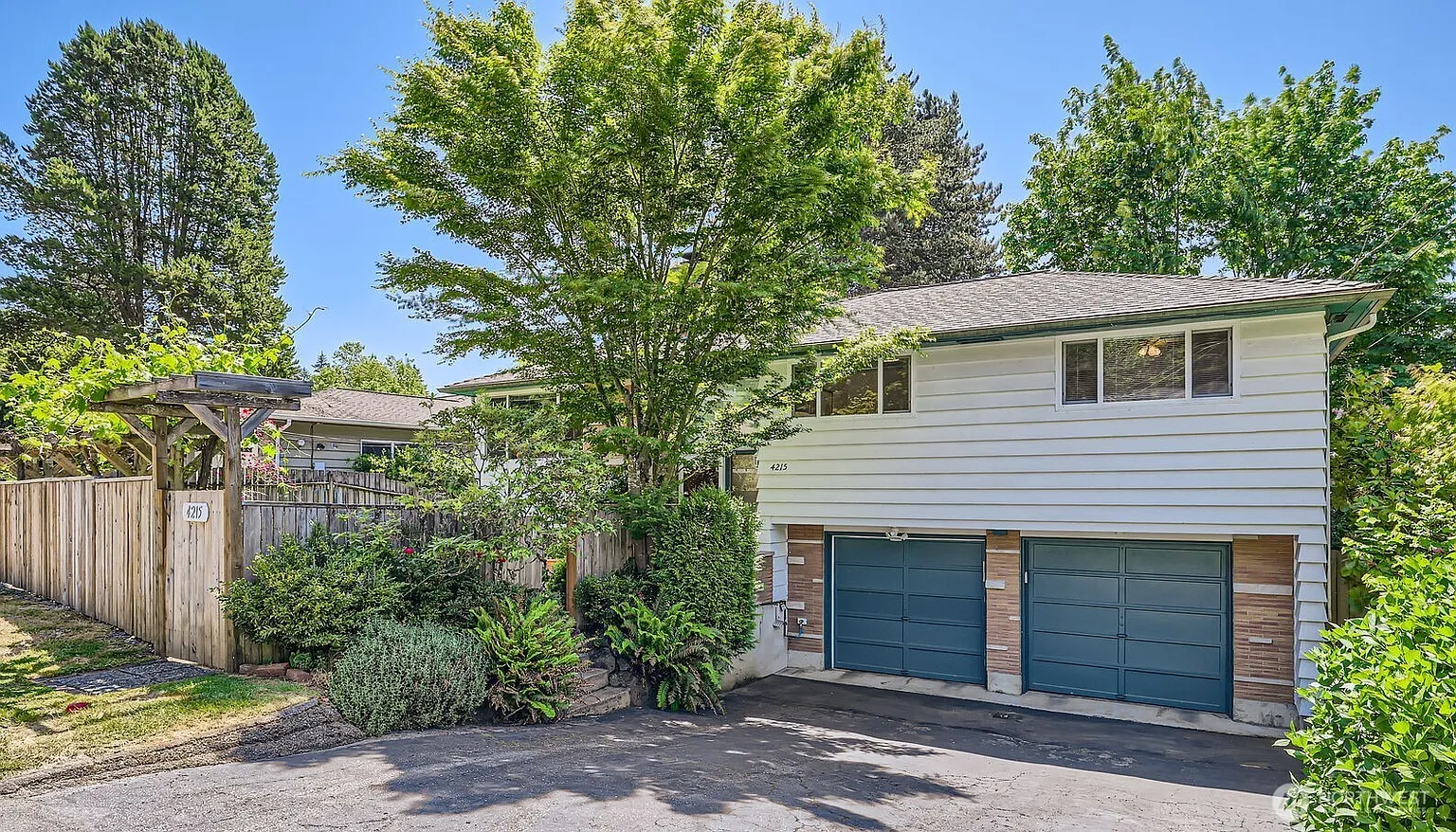 4215 NE 105th Street photo 1
