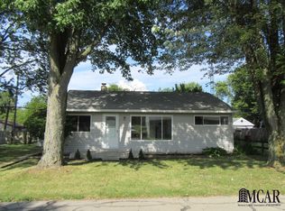 3259 Lakeshore Dr, Monroe, MI 48162