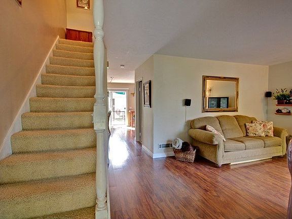3rd image of 1432 Deauville Pl