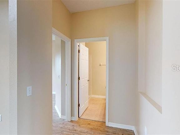 5th image of 207 Athabasca Dr