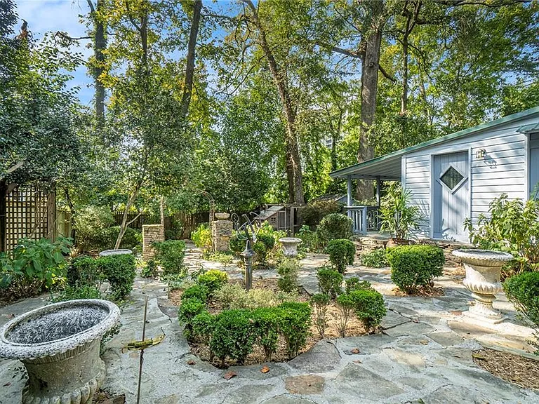 2378 Glenwood Dr NE — Photo 11