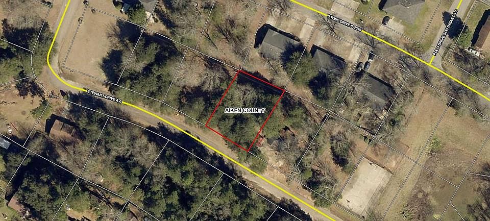 2nd image of 220 Stewart Dr