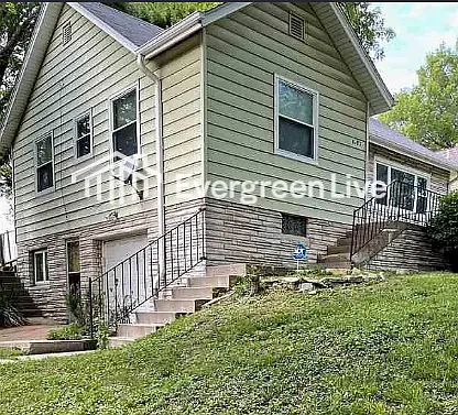 3 bed, 2.0 bath, 903 sqft, $1,345 — Photo 3