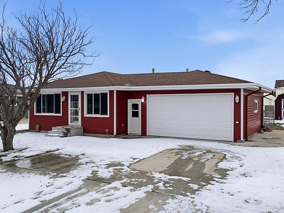 2nd image of 323 Maple Dr