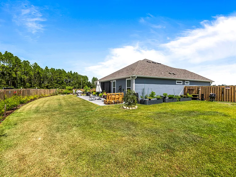 98 Springdale Dr — Photo 32