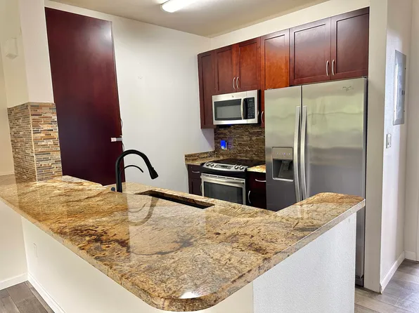 121 Hoowaiwai Loop APT 805, Wailuku, HI 96793