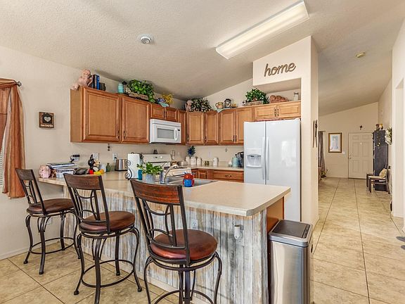 3rd image of 5327 W Canyon Towhee St