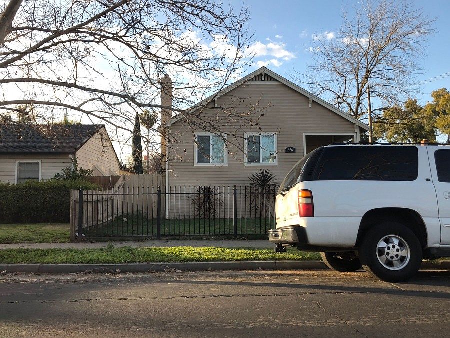 1st image of 936 W Park St