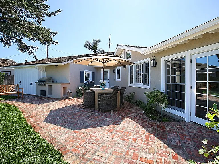 554 Hazel Dr — Photo 22