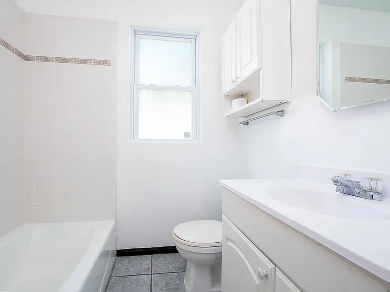 327 W Felton Ave — Photo 4