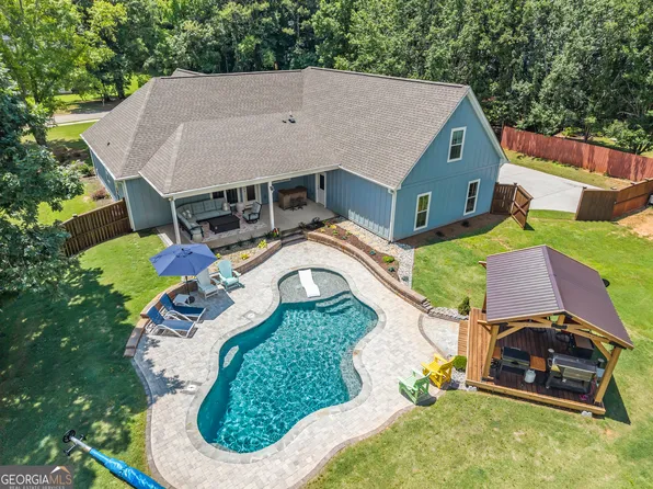218 Willow Ridge Ln, Jackson, GA 30233