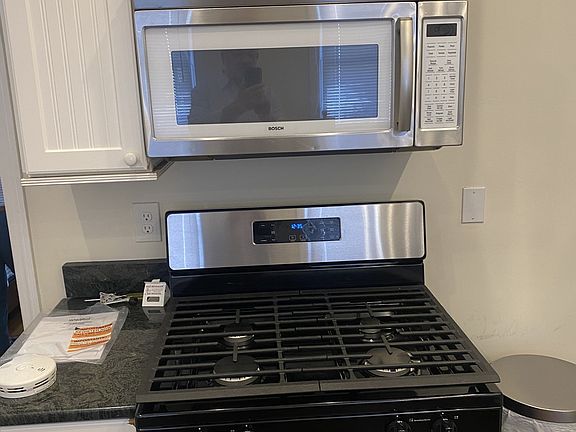 3rd image of 9 S Waverly St #2